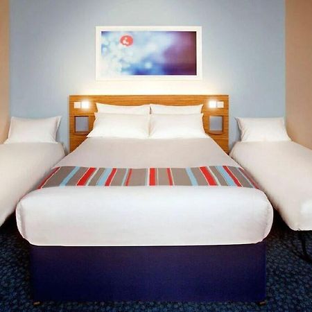 Travelodge Leatherhead Esterno foto